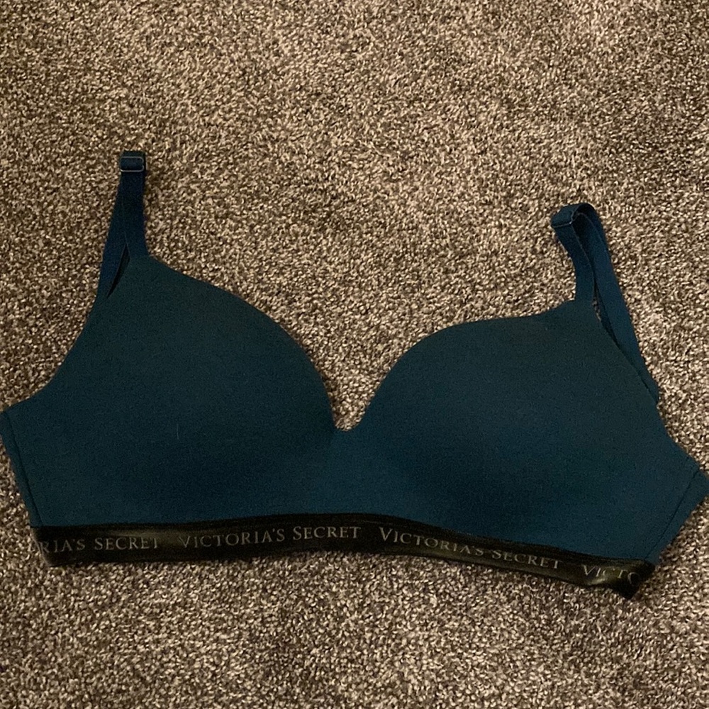 NWOT Victorias Secret Wireless Bra